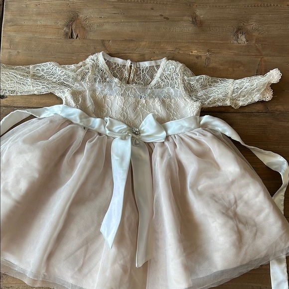 Elegant Cream Lace Kids Formal Dress - Picture 2 of 5